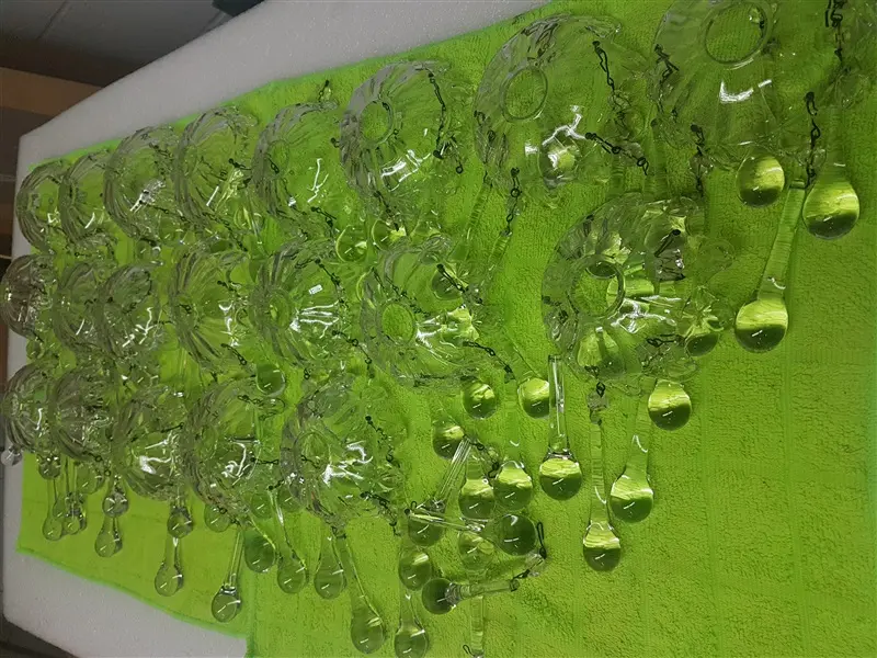 chandelier glass cleaning